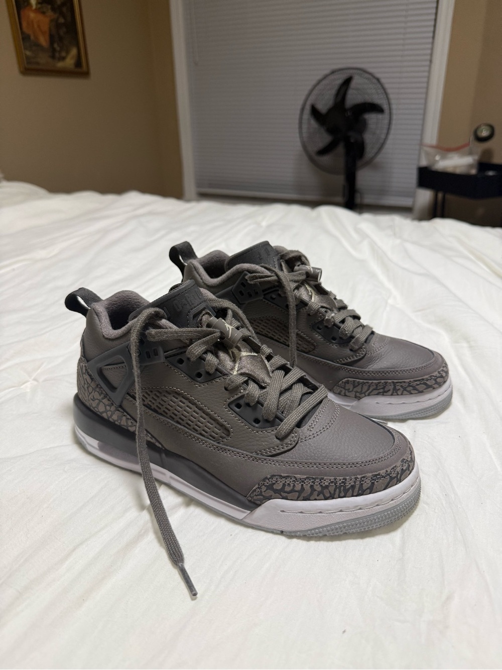 Jordan Low Big Kids Cave Stone